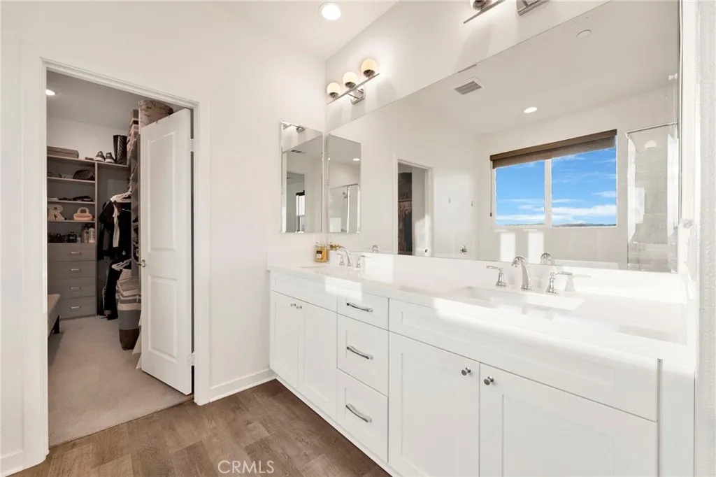 28427 Ascent, Saugus, California 91350 home-pic-24